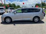 Used 2020 Chrysler Pacifica Touring-L image 4