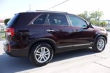 Used 2015 Kia Sorento LX image 4
