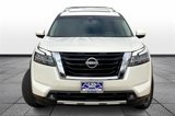 Used 2022 Nissan Pathfinder Platinum image 3
