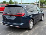 New 2025 Chrysler Pacifica Select image 3