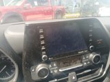 Used 2021 Toyota Highlander XLE image 3
