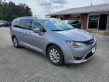 Used 2018 Chrysler Pacifica Touring-L w/ Advanced Safetytec Group image 2