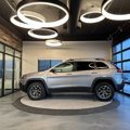 Used 2020 Jeep Cherokee Trailhawk image 6