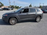 Used 2017 Jeep Cherokee Latitude w/ Comfort/Convenience Group image 4
