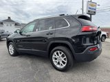 Used 2015 Jeep Cherokee Latitude w/ Comfort/Convenience Group image 4