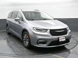 Used 2021 Chrysler Pacifica Touring-L image 4