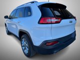 Used 2017 Jeep Cherokee Latitude w/ Comfort/Convenience Group image 4