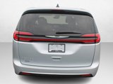 Used 2023 Chrysler Pacifica Touring-L image 4