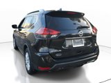 Used 2020 Nissan Rogue SV image 2