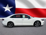 Used 2022 Volkswagen Passat 2.0T SE image 2