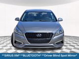 Used 2017 Hyundai Sonata SE image 2
