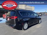 Used 2021 Chrysler Pacifica Touring-L image 4