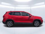 Certified 2022 Volkswagen Taos SE image 2