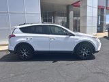 Used 2018 Toyota RAV4 SE image 2