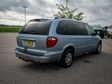 Used 2006 Chrysler Town & Country Limited image 5