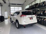 Used 2016 Nissan Rogue SV w/ SV Premium Package image 3