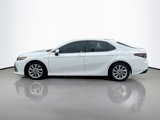 Used 2022 Toyota Camry LE image 3