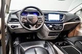 Used 2022 Chrysler Pacifica Touring-L image 5