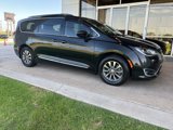 Used 2019 Chrysler Pacifica Touring-L Plus w/ Advanced Safetytec Group image 2