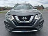 Used 2017 Nissan Rogue SV image 2