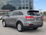 Used 2017 Kia Sorento LX image 3
