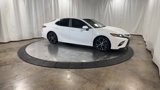 Used 2020 Toyota Camry SE image 3