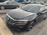 Used 2020 Volkswagen Passat 2.0T R-Line image 2