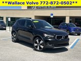Used 2021 Volvo XC40 T5 Momentum w/ Protection Package Premier image 2