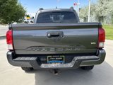 Used 2017 Toyota Tacoma TRD Off-Road image 4