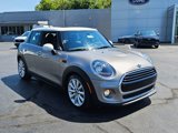 Used 2019 MINI Cooper 4-Door Hardtop image 4