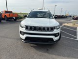 Used 2025 Jeep Compass Latitude image 2