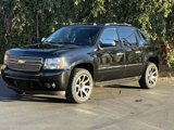 Used 2013 Chevrolet Avalanche LTZ image 3