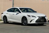 Certified 2024 Lexus ES 300h w/ Premium Package image 2