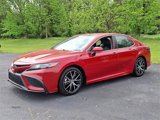 Used 2023 Toyota Camry SE image 3