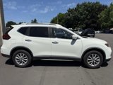 Used 2020 Nissan Rogue SV image 3