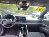 Used 2022 Hyundai Elantra SEL w/ Cargo Package image 4