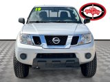 Used 2019 Nissan Frontier SV image 2