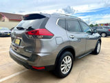 Used 2017 Nissan Rogue SV image 4