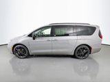 New 2025 Chrysler Pacifica Limited image 4
