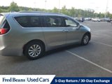 Used 2018 Chrysler Pacifica Touring-L w/ Advanced Safetytec Group image 4