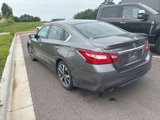 Used 2016 Nissan Altima 2.5 SR w/ LED Appearance Package image 5