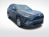 Used 2019 Toyota RAV4 LE image 3