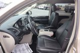 Used 2016 Chrysler Town & Country Touring image 5