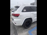 Used 2017 Jeep Grand Cherokee Altitude image 4
