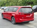 New 2025 Chrysler Pacifica Select image 4