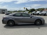 Used 2021 Toyota Camry SE image 2