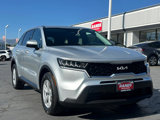 Used 2022 Kia Sorento LX image 2
