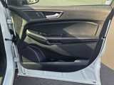 Used 2022 Ford Edge SE w/ Black Appearance Package image 4