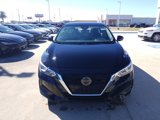 Used 2022 Nissan Sentra SV image 2