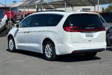 Used 2022 Chrysler Pacifica Touring-L image 6